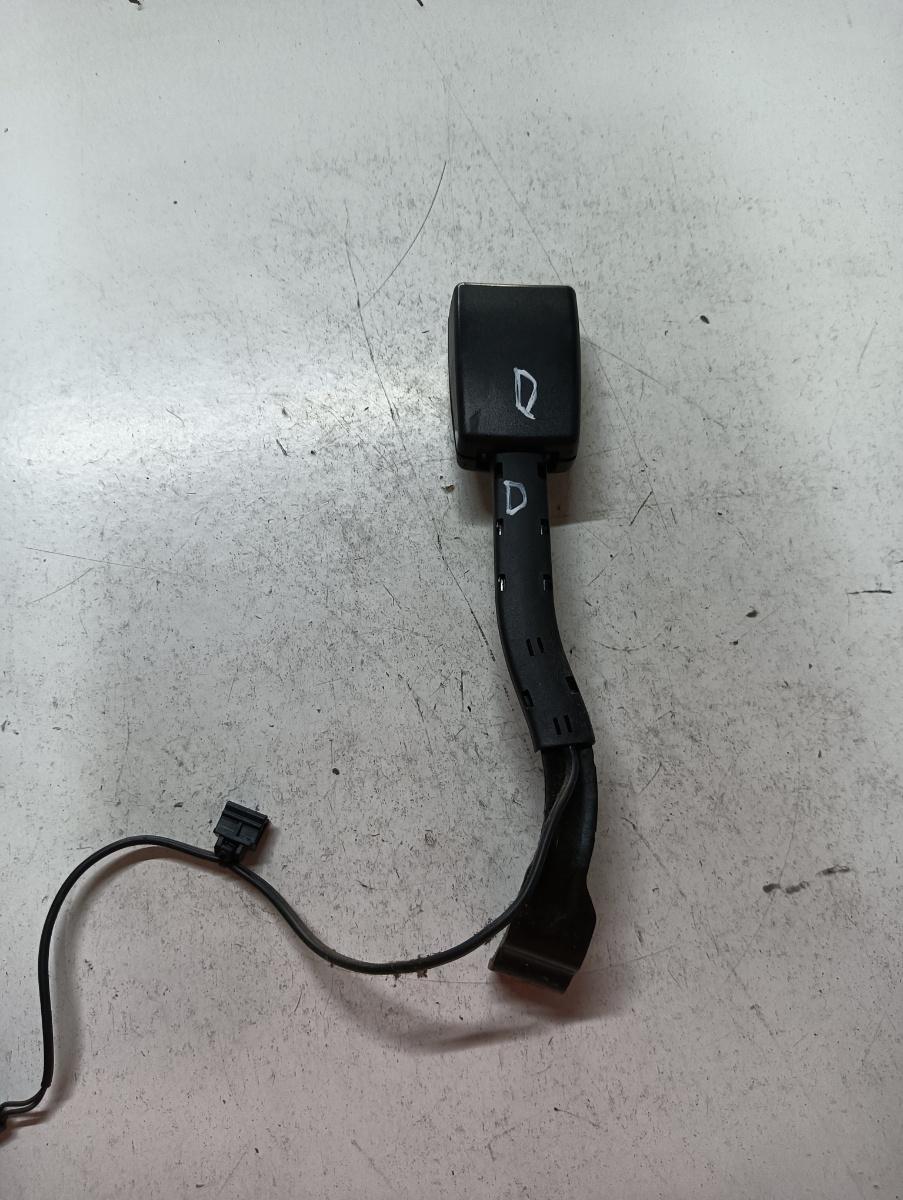 Pretensionare  dreapta fata VOLKSWAGEN PASSAT 3C2 2005 - 2010 – foto 2