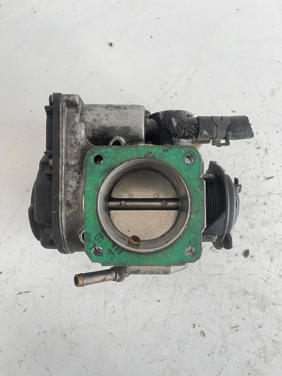 Clapeta de acceleratie SKODA OCTAVIA 1U2 1996 - 2010, VOLKSWAGEN NEW BEETLE 9C1, 1C1 1998 - 2010, VOLKSWAGEN GOLF IV 1J1 1997 - 2007 2.0B  06A133064H – foto 2