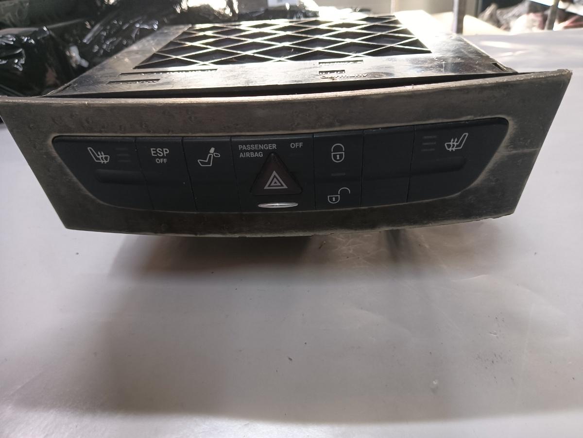 Comutator lumini de avarie/esp/incalzire scaune MERCEDES-BENZ E-CLASS W211 2002 - 2009