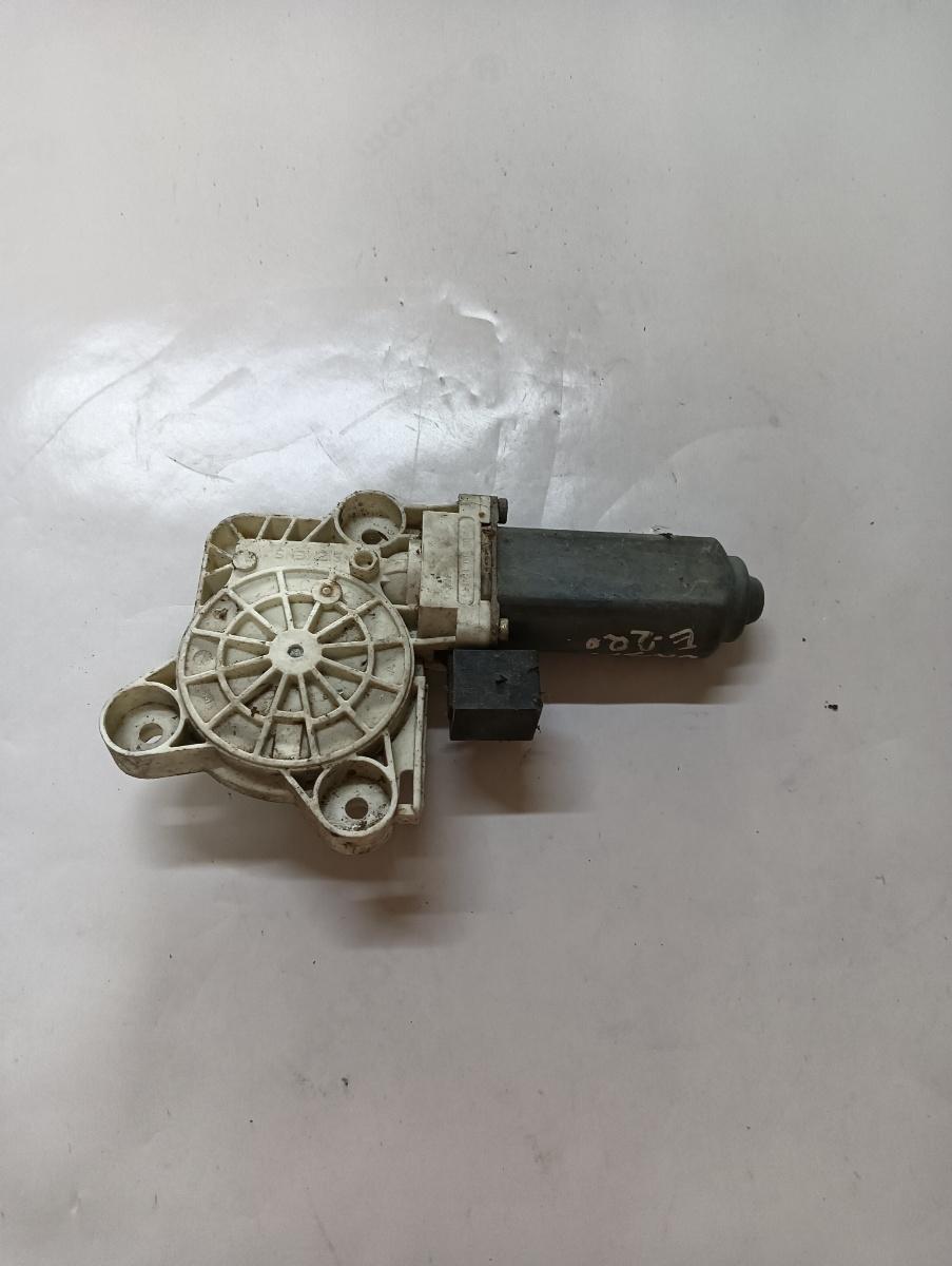 Motoras geam pivotant dreapta spate MERCEDES-BENZ E-CLASS W211 2002 - 2009