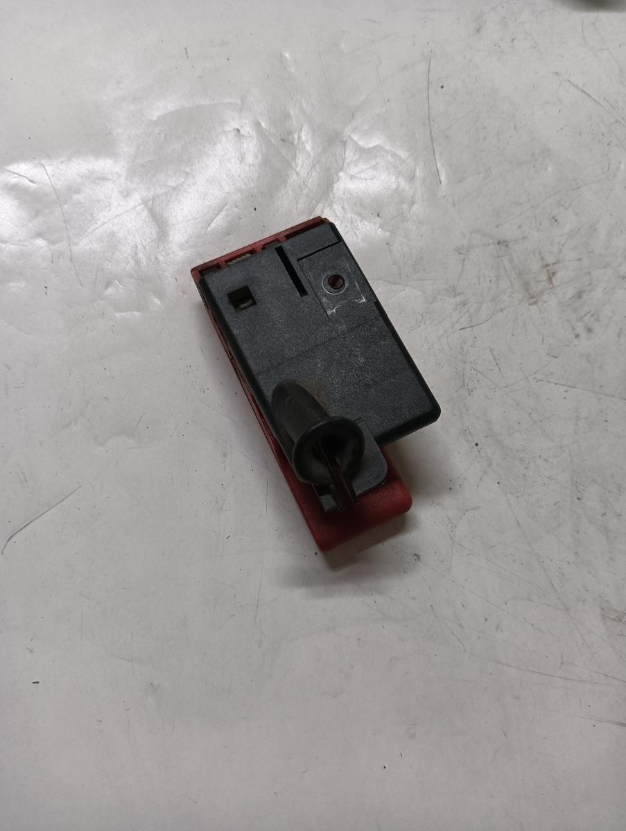 Maner deschidere capota  MERCEDES-BENZ E-CLASS II W210 1995 - 2003 – foto 2