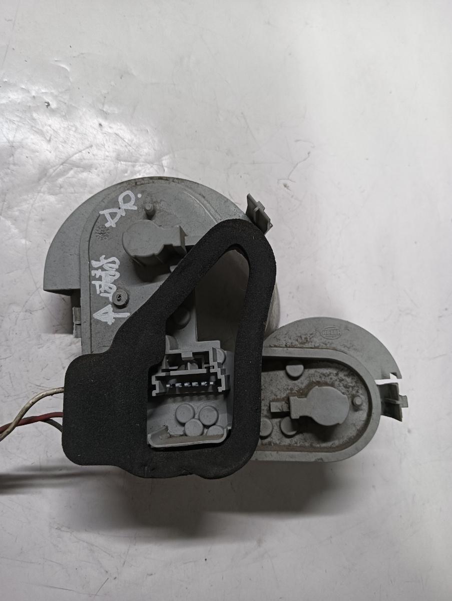 Soclu stop  dreapta spate RENAULT MEGANE 2  Cabrio 2002 - 2007 – foto 3