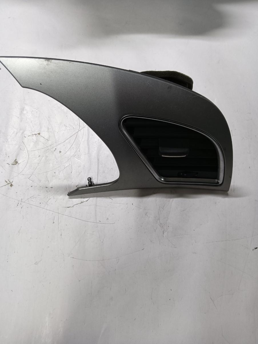 Grila de ventilatie laterala panou de bord AUDI A5/S5 8T3 2007 - 2017 8t2820902b