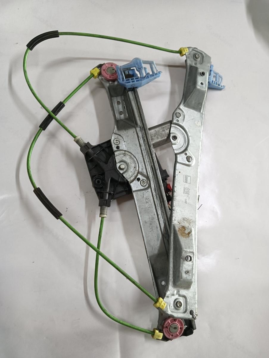 Macara geam electric  stanga fata OPEL CORSA D S07 2006 - 2014