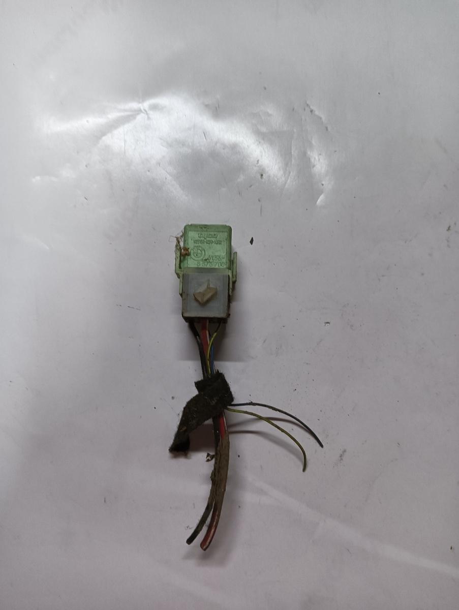 Releu bujii  BMW 3 IV E46 1998 - 2005 8373700