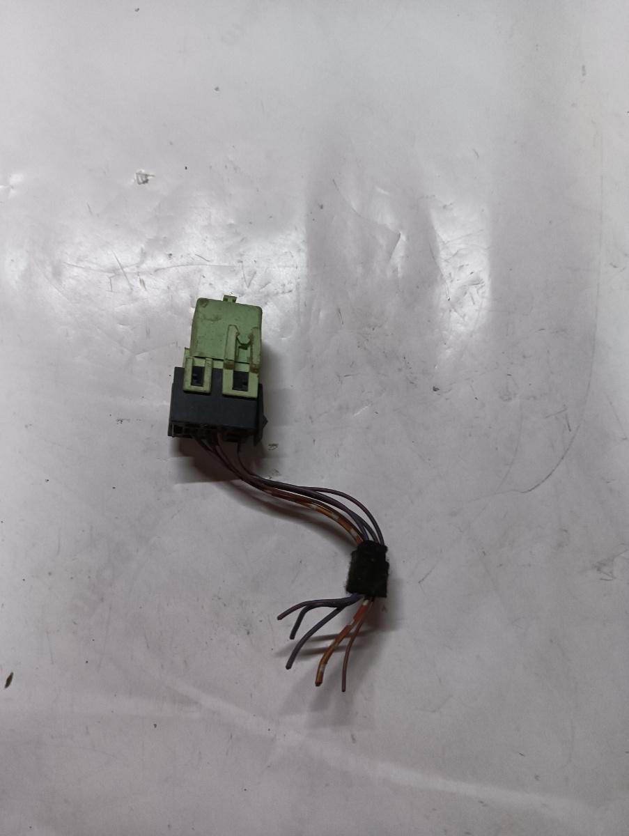 Releu bujii  BMW 3 IV E46 1998 - 2005 8373700