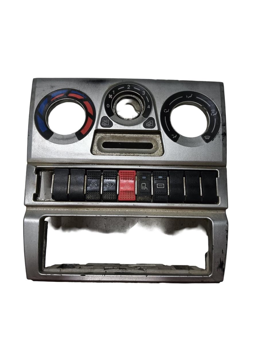 Ornament consola centrala /buton avarie/asr IVECO DAILY IV Box Body / Estate 2006 - 2012