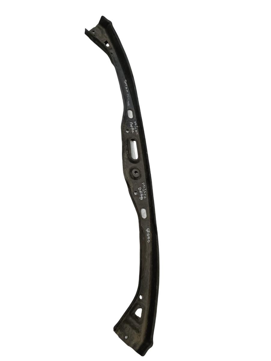 Ornament bara intre faruri  TOYOTA LAND CRUISER 150 TRJ15_, KDJ15_, GRJ15_, GDJ15_ 2009 - > 3.0 TDi 1KD-FTV – foto 2