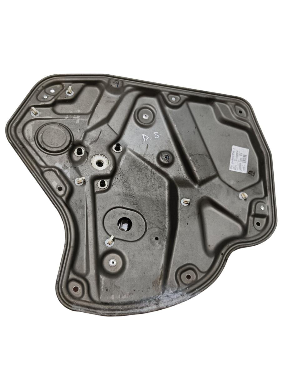 Macara geam electric  dreapta spate VOLKSWAGEN GOLF V 1K1 2003 - 2009