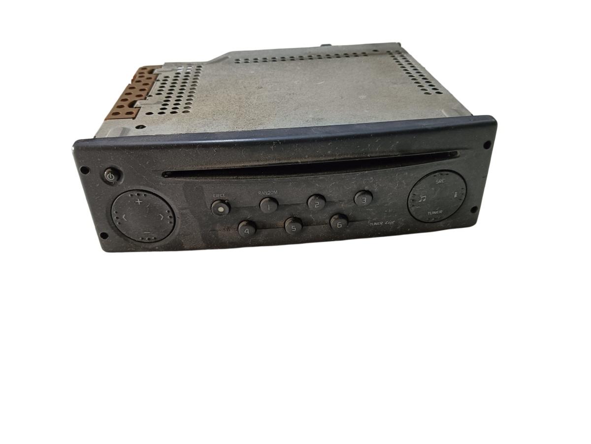 CD player auto  RENAULT Symbol I [ 1998 - 2008 ] 8200029541