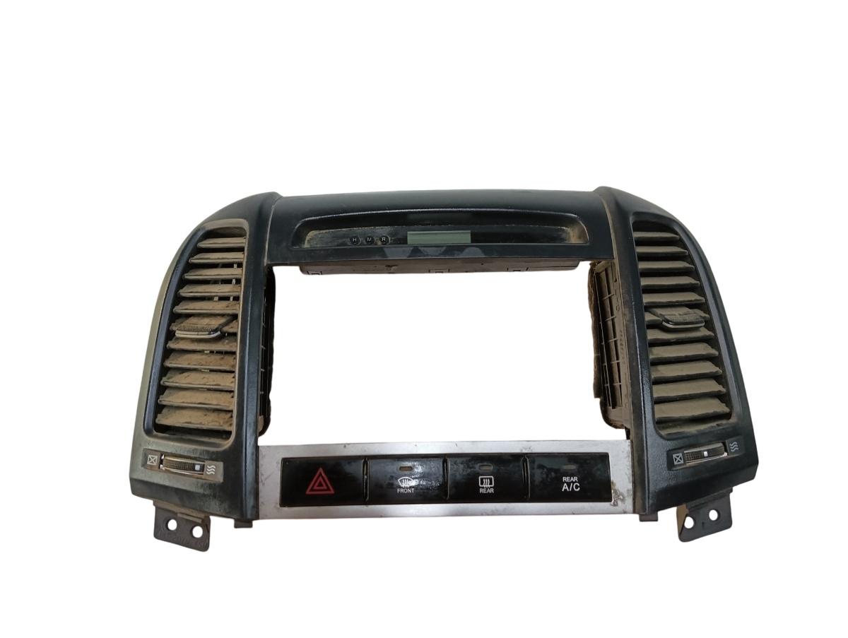 Ornament consola centrala/grila ventilatie /buton avarie HYUNDAI SANTA FE II CM 2005 - 2012
