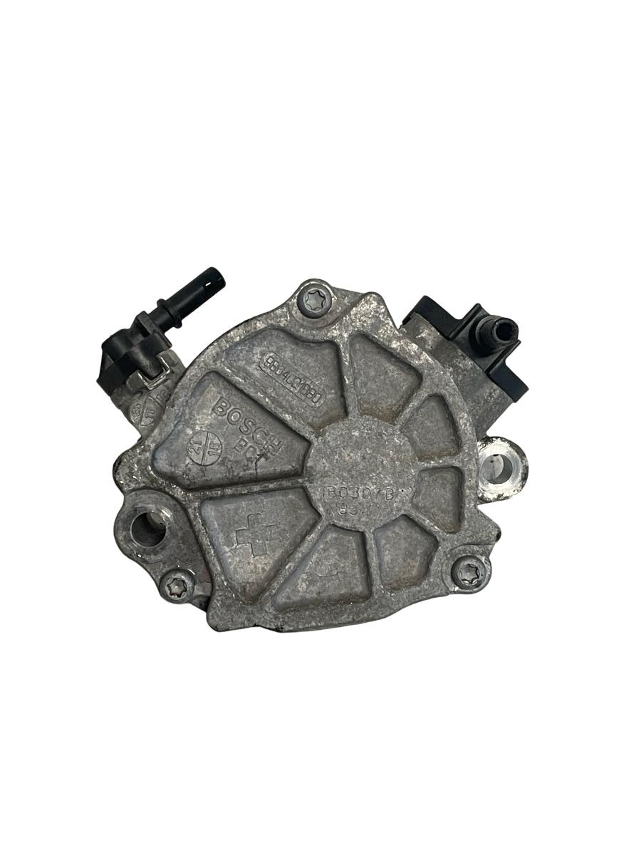 Pompa de vacuum FORD C-MAX II DXA/CB7, DXA/CEU 2010 - > 1.5 TDCi XWDA, XWDB, XWDC, XWDD, XWDE 9804021880