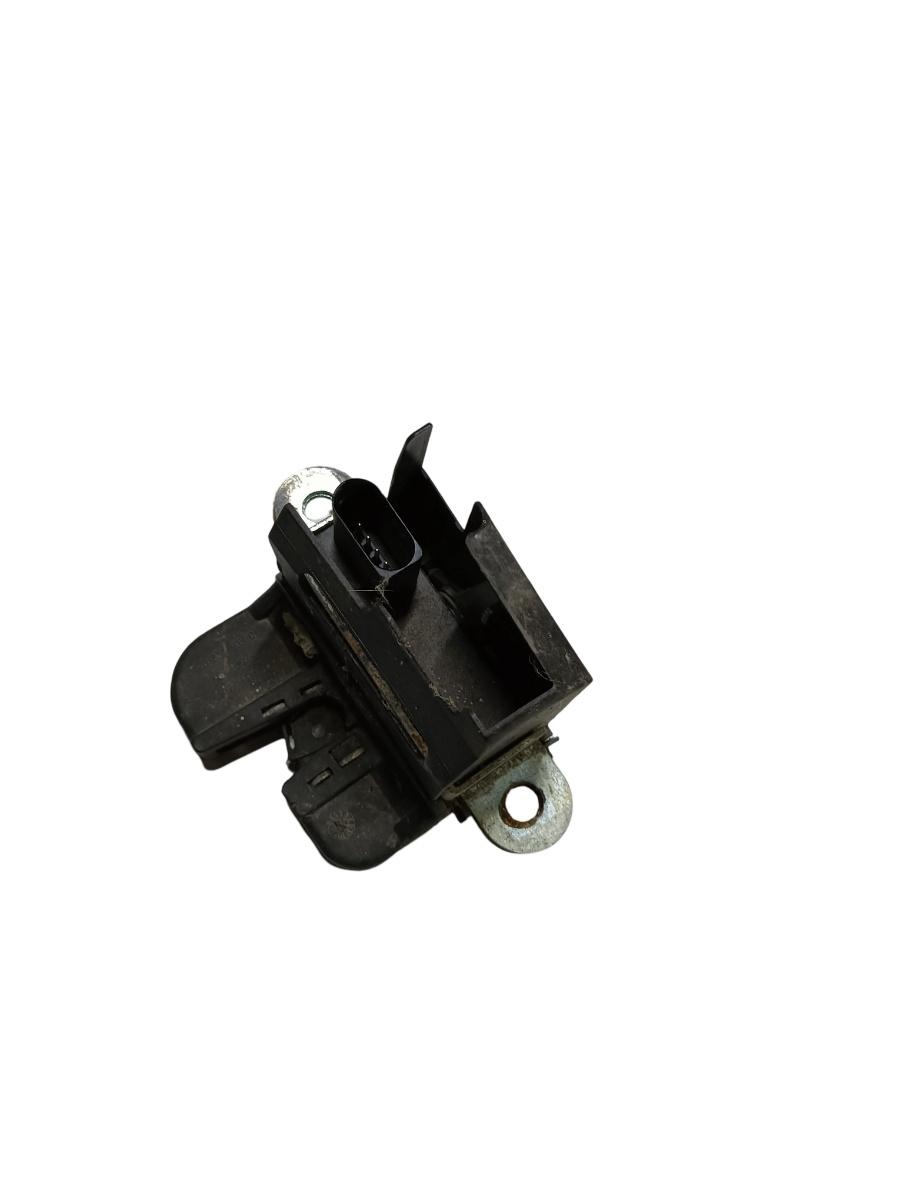 Broasca hayon/portbagaj VOLKSWAGEN PASSAT Variant 3C5 2005 - 2011 3c9827645a