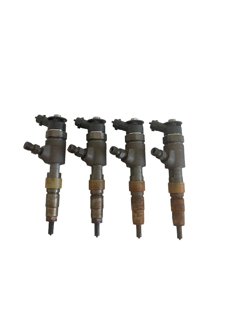 Set injectoare combustibil FORD C-MAX II DXA/CB7, DXA/CEU 2010 - > 1.5 TDCi XWDA, XWDB, XWDC, XWDD, XWDE 0445110489