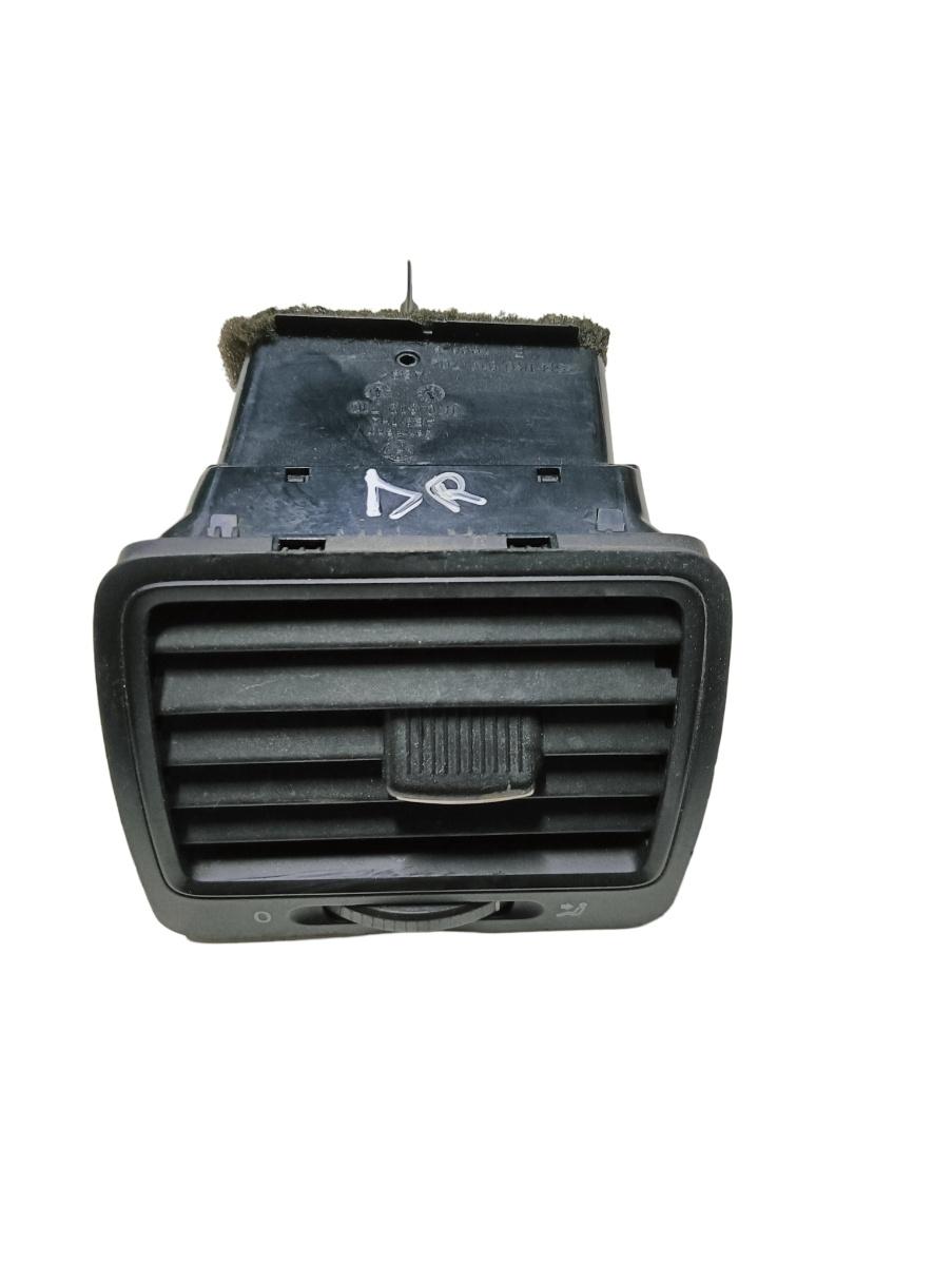 Grila ventilatie dreapta fata VOLKSWAGEN GOLF V 1K1 2003 - 2009 VAG 1k0819710