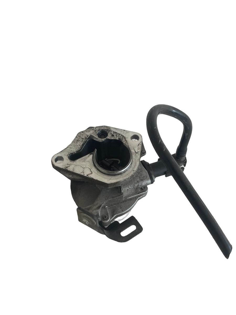 Pompa de vacuum DACIA DUSTER 2015 1.5DCI E6 8201005306-C