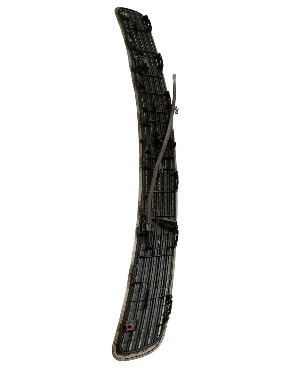 Grila fata MERCEDES-BENZ CLS C219 2004 - 2011 – foto 2