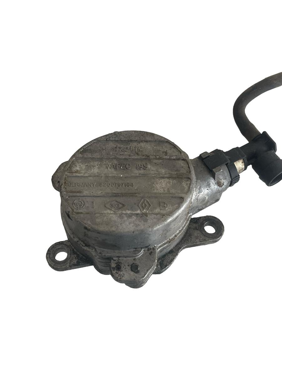 Pompa de vacuum RENAULT MASTER 2008 2.5D 8200797164