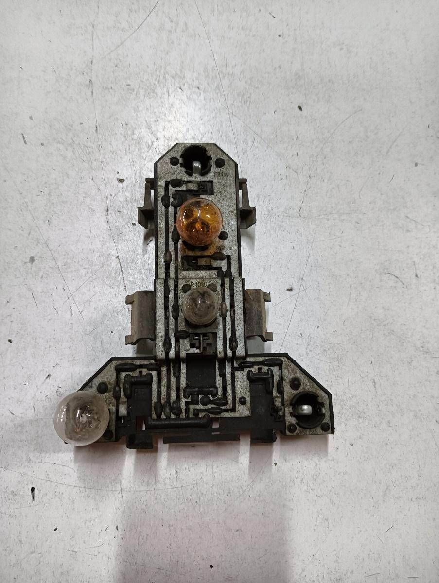 Soclu stanga spate VOLKSWAGEN GOLF IV 1J1 1997 - 2007 16V AHW, AKQ, APE, AXP, BCA VAG 1j6945257