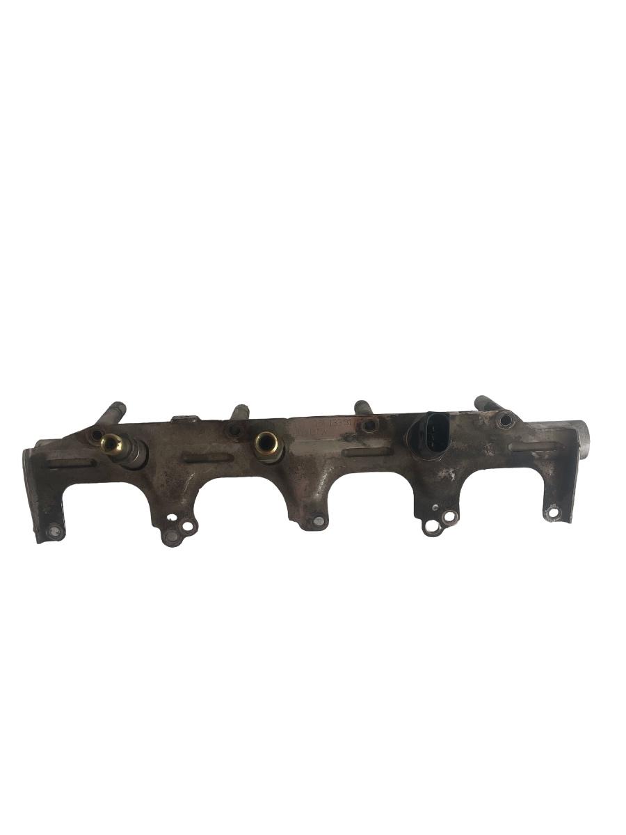 Rampa injectoare cu senzor  AUDI A3 II 8P1 2003 - 2013 2.0 TFSI AXX 06F133317L