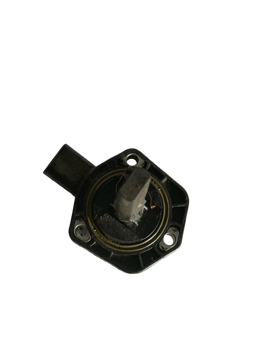 Senzor nivel ulei AUDI A6/S6 III Saloon 4F2, C6 2004 - 2011 06E907660