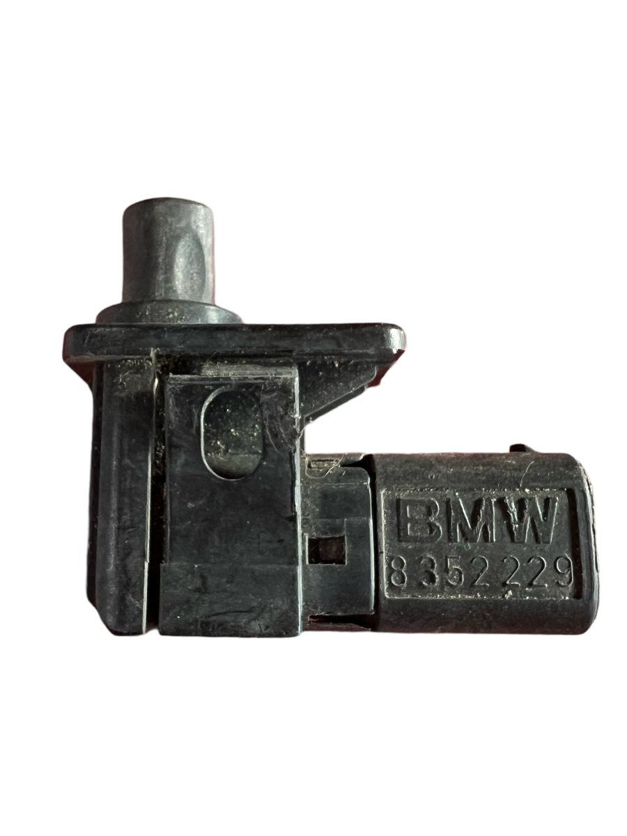 Senzor comutator alarma capota BMW 7 IV E65, E66, E67 2001 - 2009 8352229