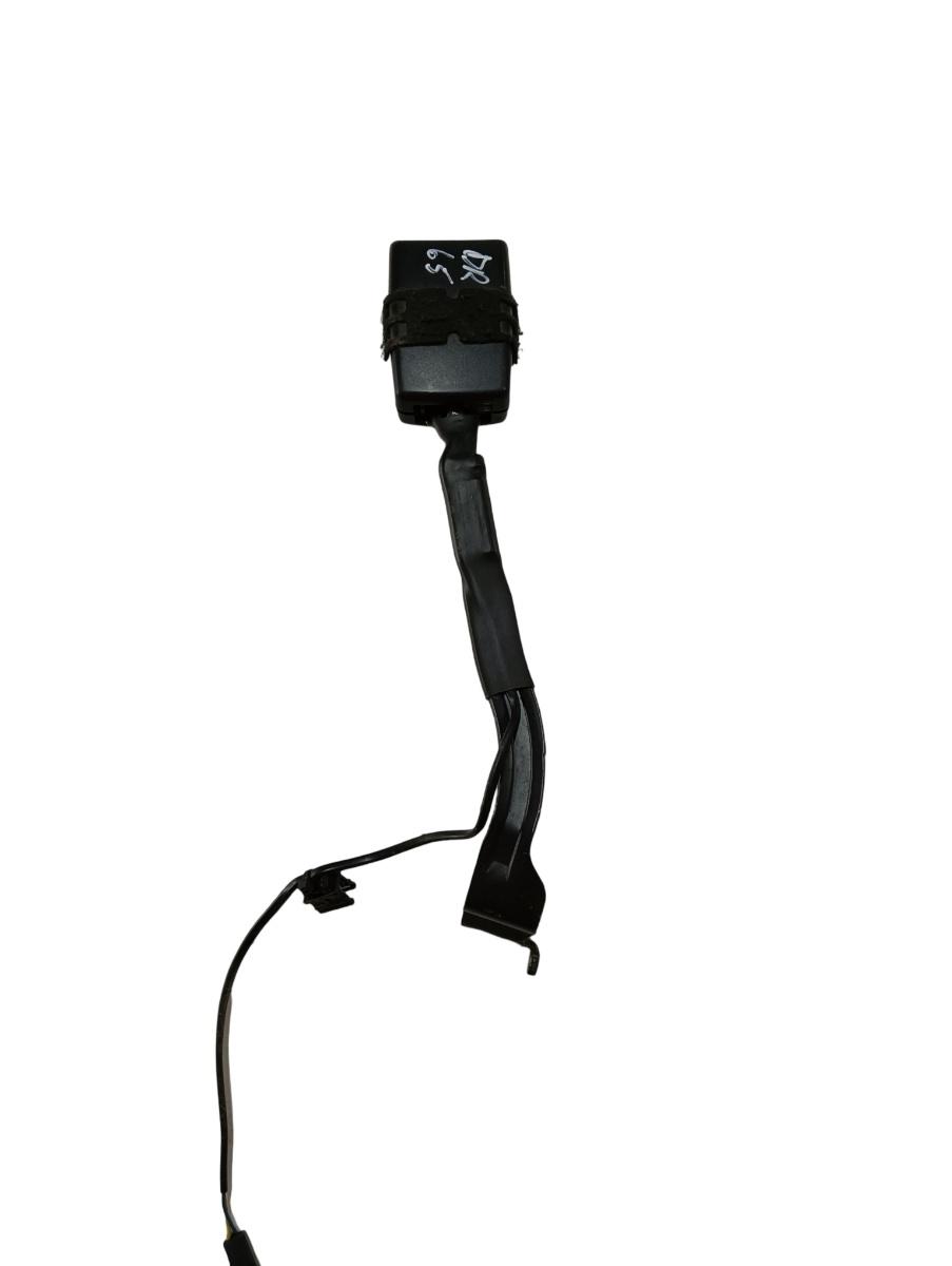 Pretensionare  dreapta fata VOLKSWAGEN GOLF V 1K1 2003 - 2009