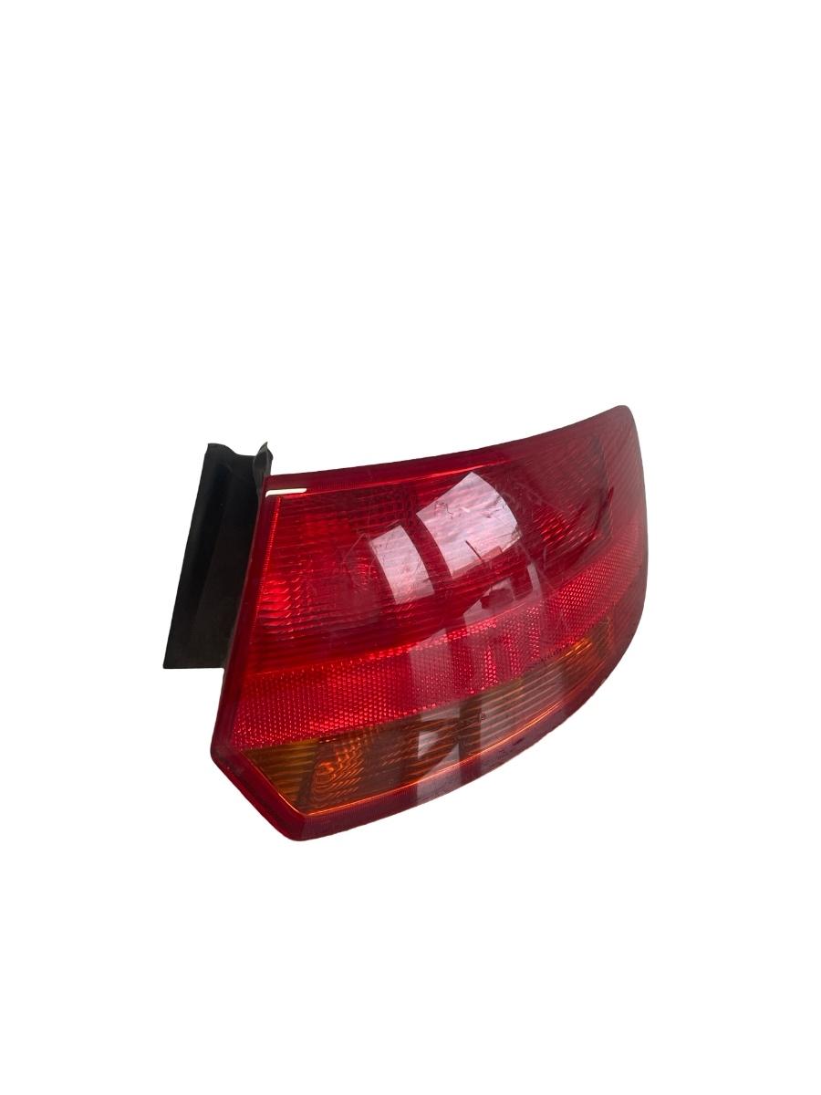 Stop dreapta spate AUDI A3 II 8P1 2003 - 2013 8P4945096C