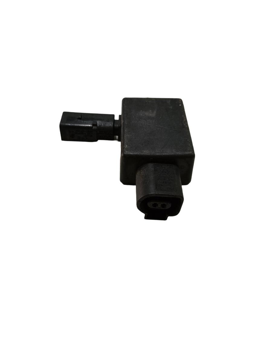 Senzor temperatura combustibil SKODA OCTAVIA 1U2 1996 - 2010 16V AXP, BCA VAG 1j0973702