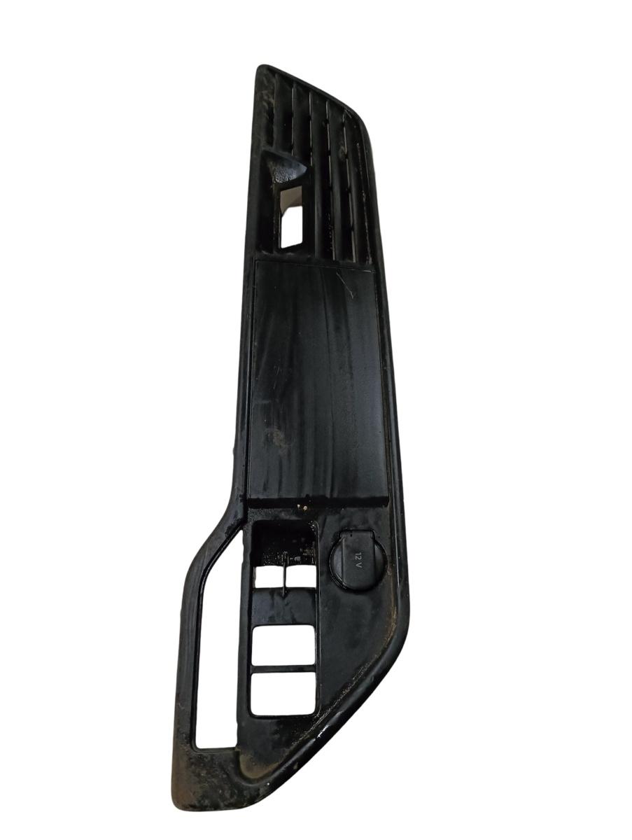 Bricheta/ornament bricheta  VOLKSWAGEN TOUAREG 7LA, 7L6, 7L7 2002 - 2013 7p6868248