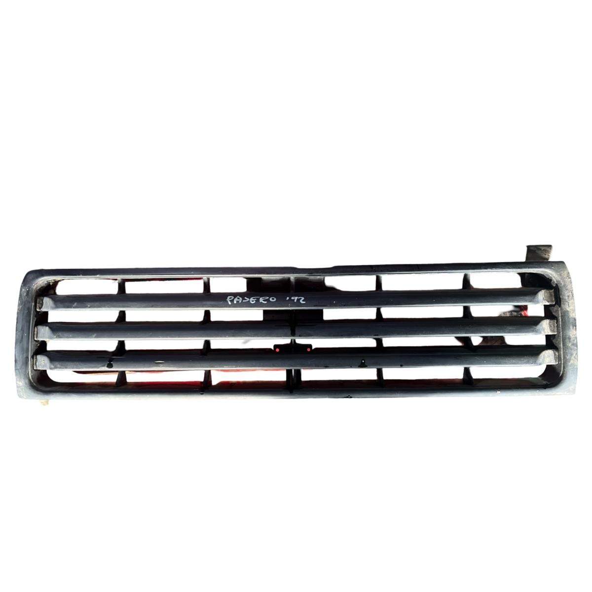 Grila capota MITSUBISHI PAJERO II V3_W, V2_W, V4_W 1990 - 2001