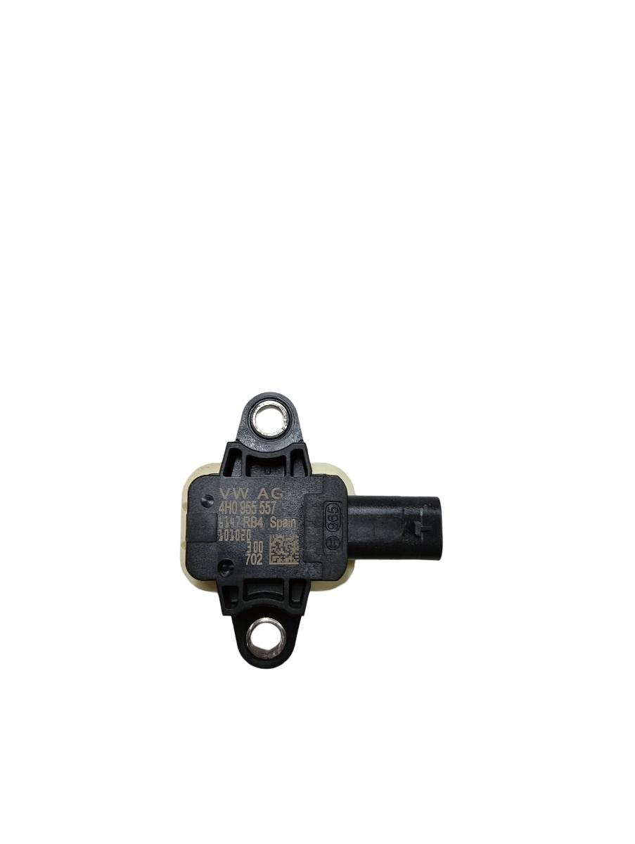 Senzor de impact airbag AUDI A8 III 4H2, 4H8, 4HC, 4HL 2009 - 2018 VAG 4h0955557