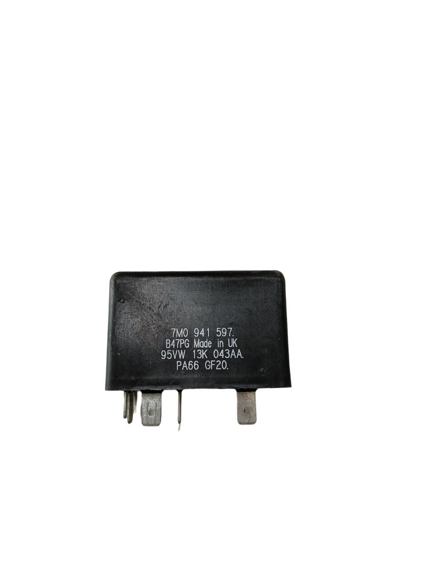 Releu lumini  VOLKSWAGEN NEW BEETLE 9C1, 1C1 1998 - 2010 7m0941597
