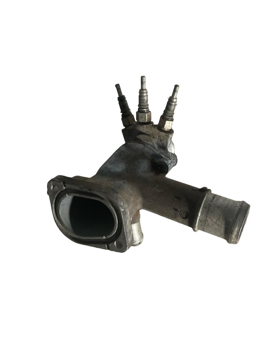 Flansa lichid de racire VOLKSWAGEN PASSAT 3B3 2000 - 2005 038121133A – foto 3