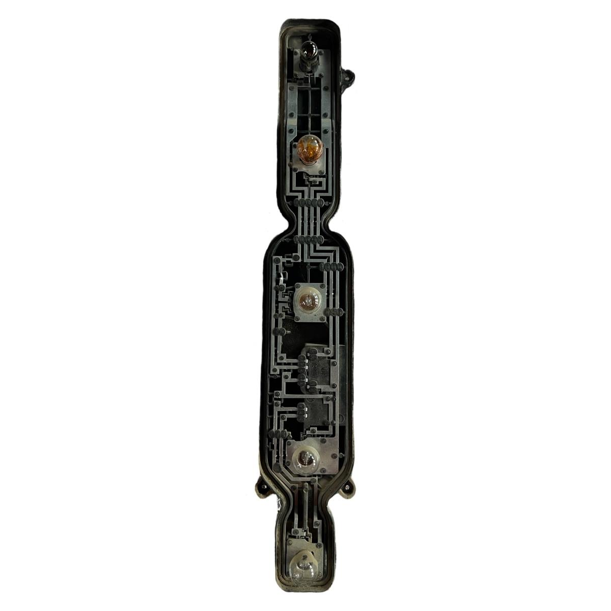 Soclu stop dreapta spate IVECO DAILY IV Box Body / Estate 2006 - 2012