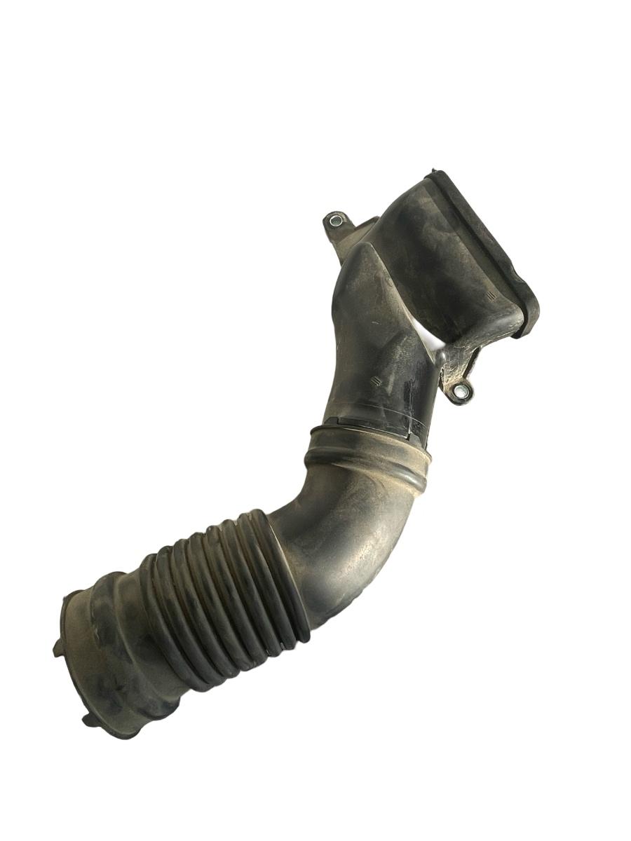 Furtun admisie aer Suzuki Vitara 1373 Hybrid 01 95KW 2023  T32239568 / 13765-53SA0