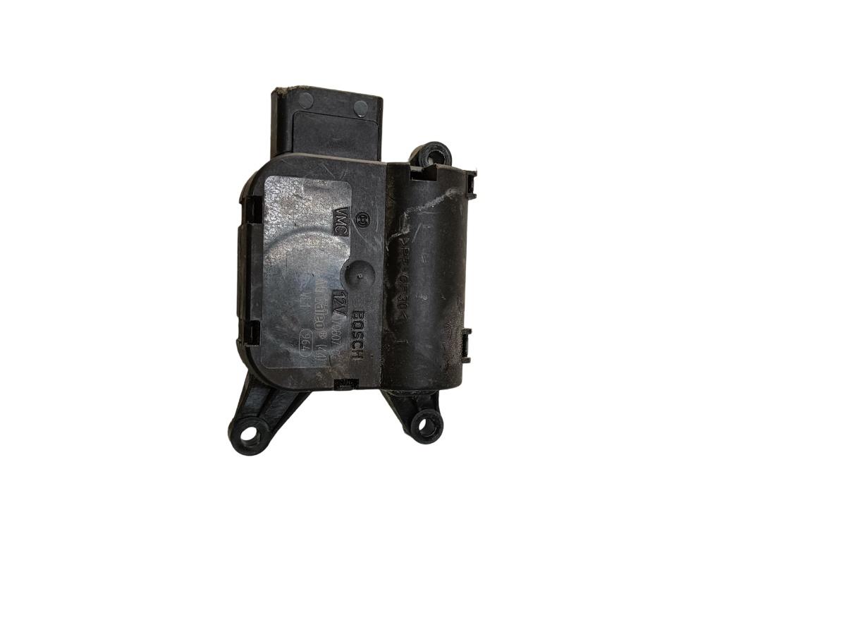 Motoras/actuator clapeta aer VOLKSWAGEN GOLF V 1K1 2003 - 2009, VOLKSWAGEN TOURAN 1T1, 1T2 2003 - 2010 0132801345