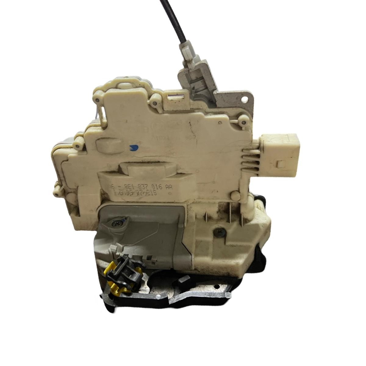 Broasca usa  dreapta fata AUDI A4 III Avant 8ED, B7 2004 - 2008 8E1837016AA