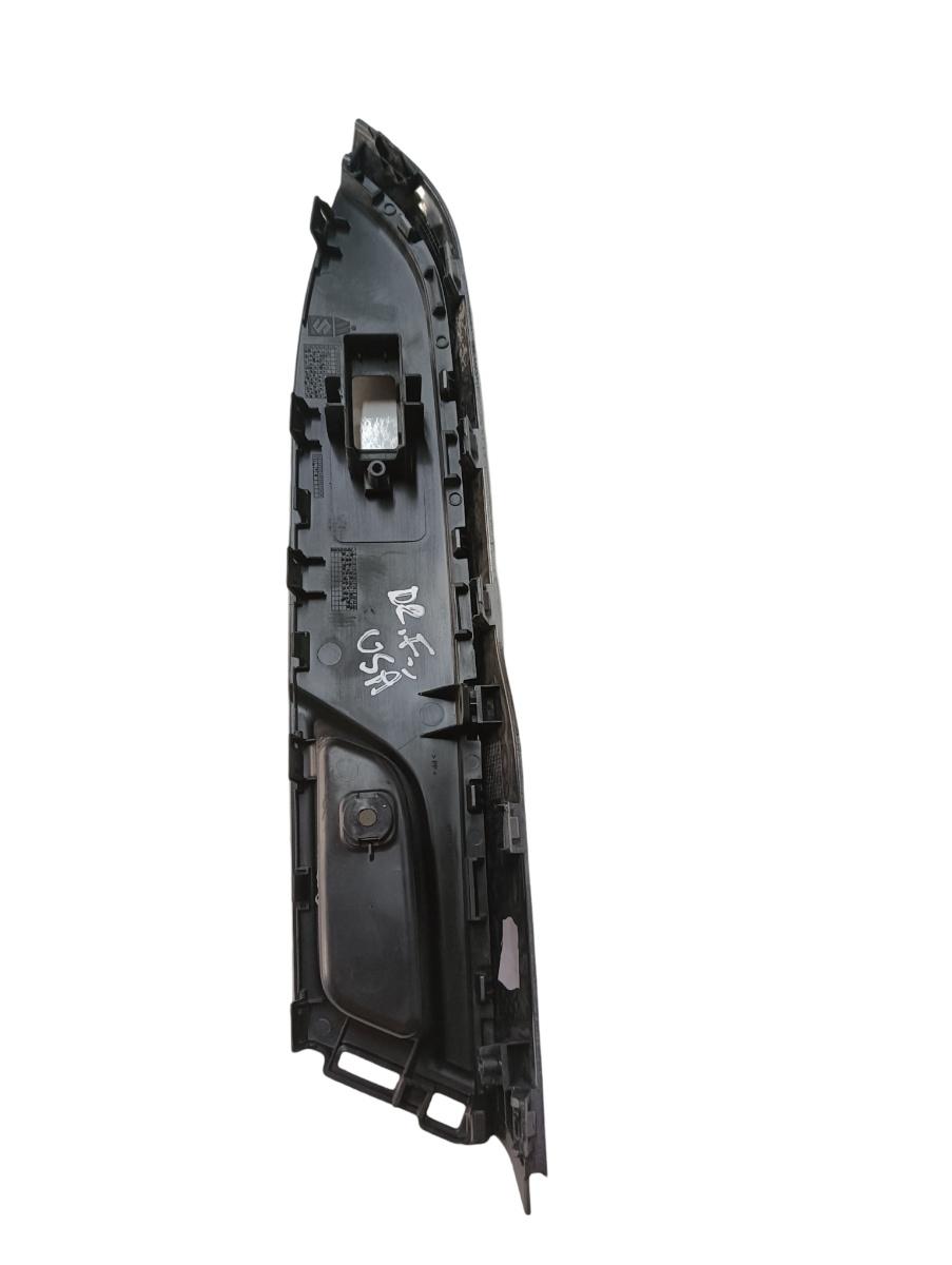 Ornament usa interior SUZUKI VITARA IV Facelift 2018 2023 1.4BOOSTERJET K14D 95KW|129HP 2023 – foto 2