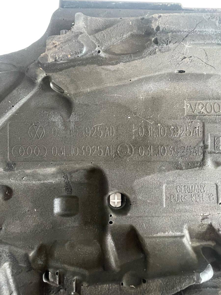 Capac motor (ornament) VOLKSWAGEN GOLF VI 5K1 2008 - 2013 03L103925AD – foto 3