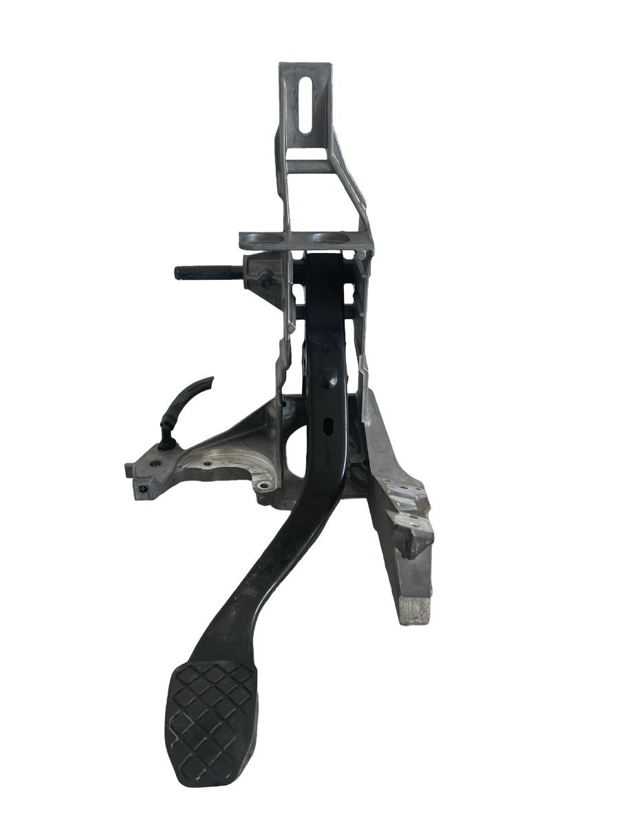 Pod pedalier + pedala AUDI A4 III 8EC, B7 2004 - 2008 8E1721117D