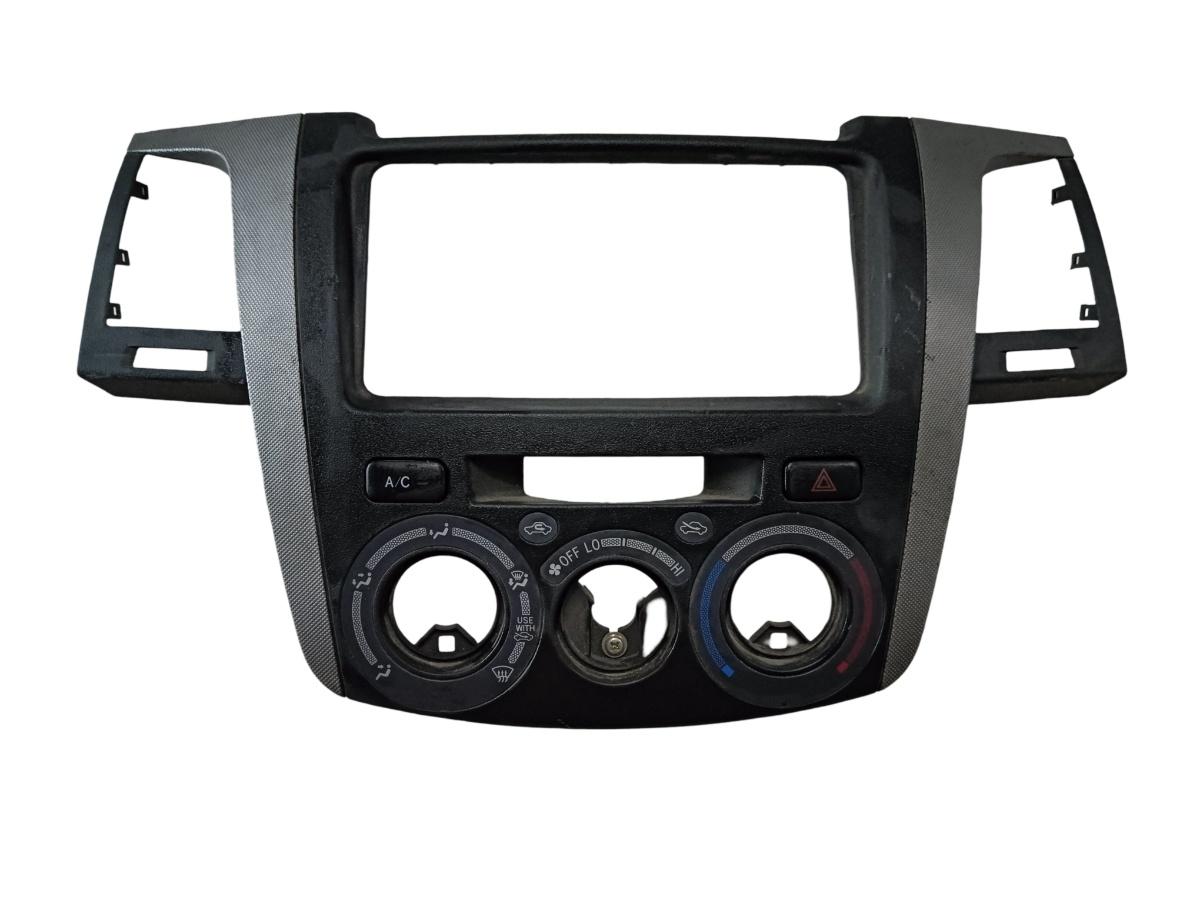 Ornament consola centrala/ buton avarie TOYOTA HILUX VII Pickup _N1_, _N2_, _N3_ 2004 - >