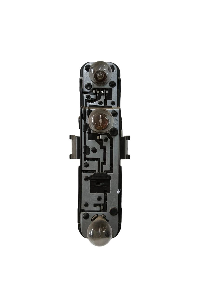 Soclu stop dreapta spate NISSAN ALMERA II N16 2000 - >
