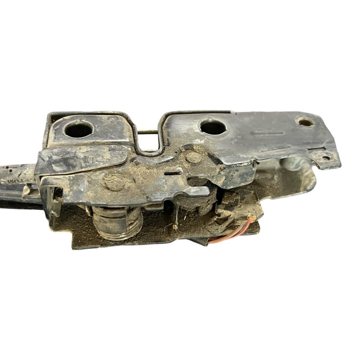 Inchidere Capota motor VOLKSWAGEN PASSAT Variant 3C5 2005 - 2011