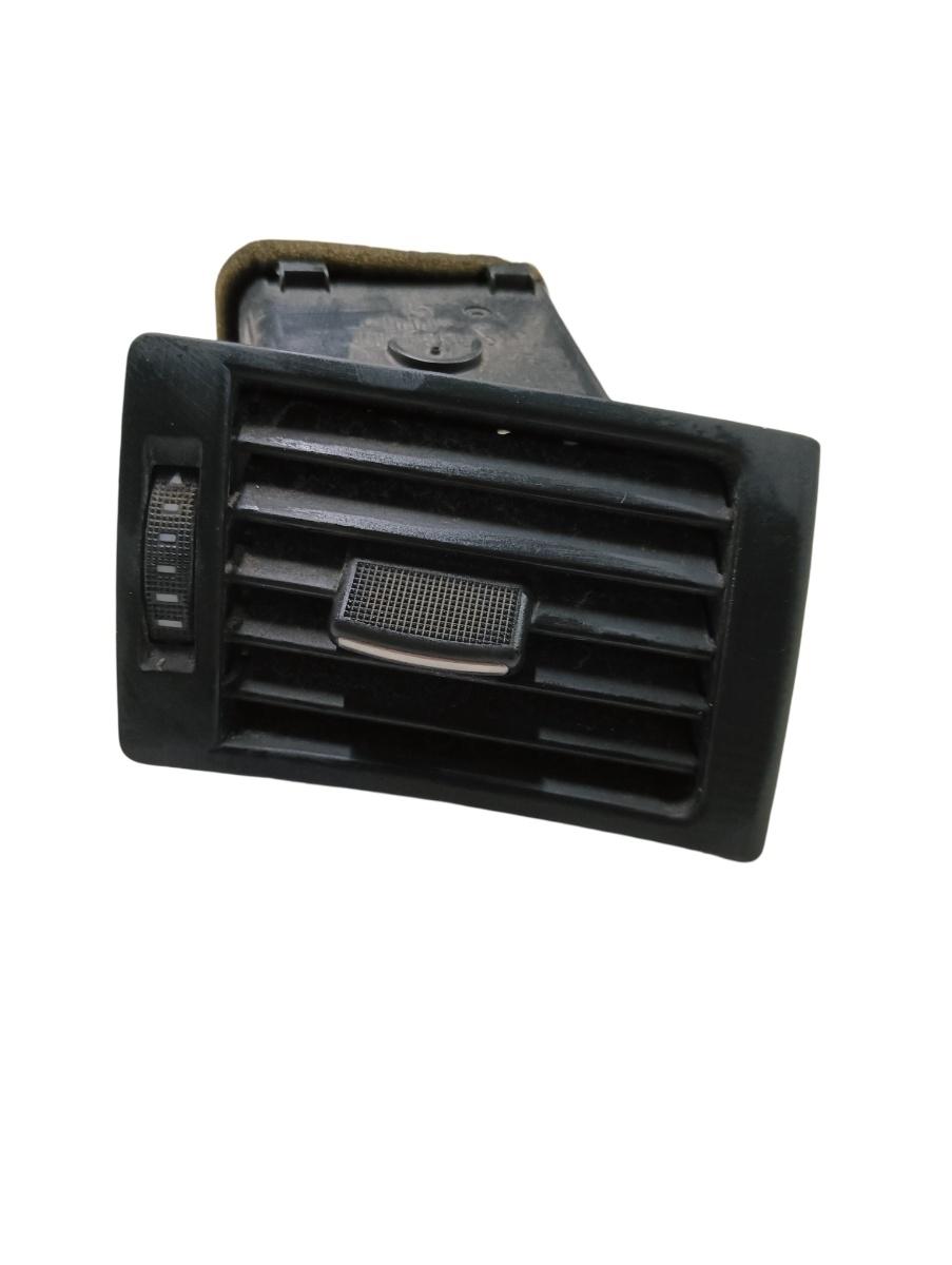 Grila ventilatie dreapta AUDI A4 III 8EC, B7 2004 - 2008 8e0820902f