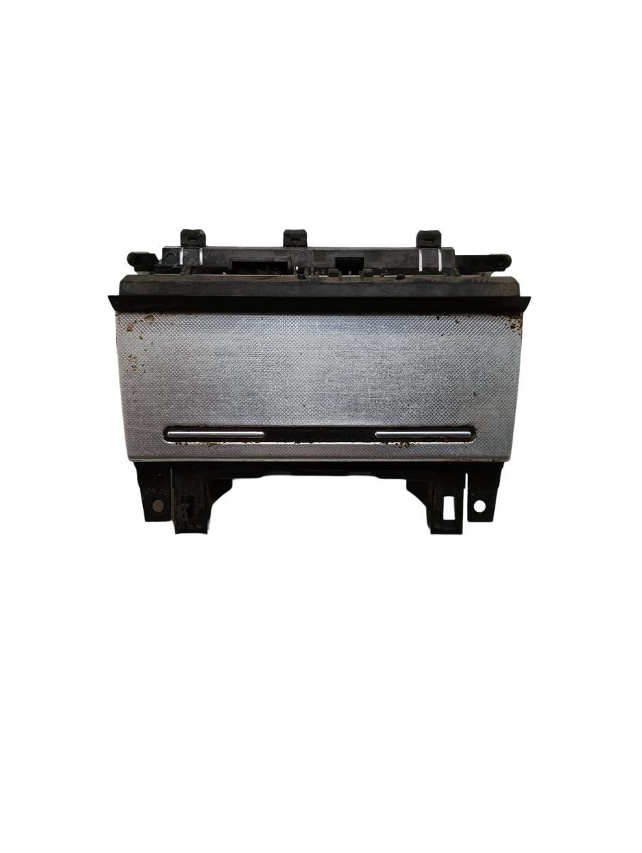 Scrumiera  AUDI A4 III 8EC, B7 2004 - 2008 – foto 2