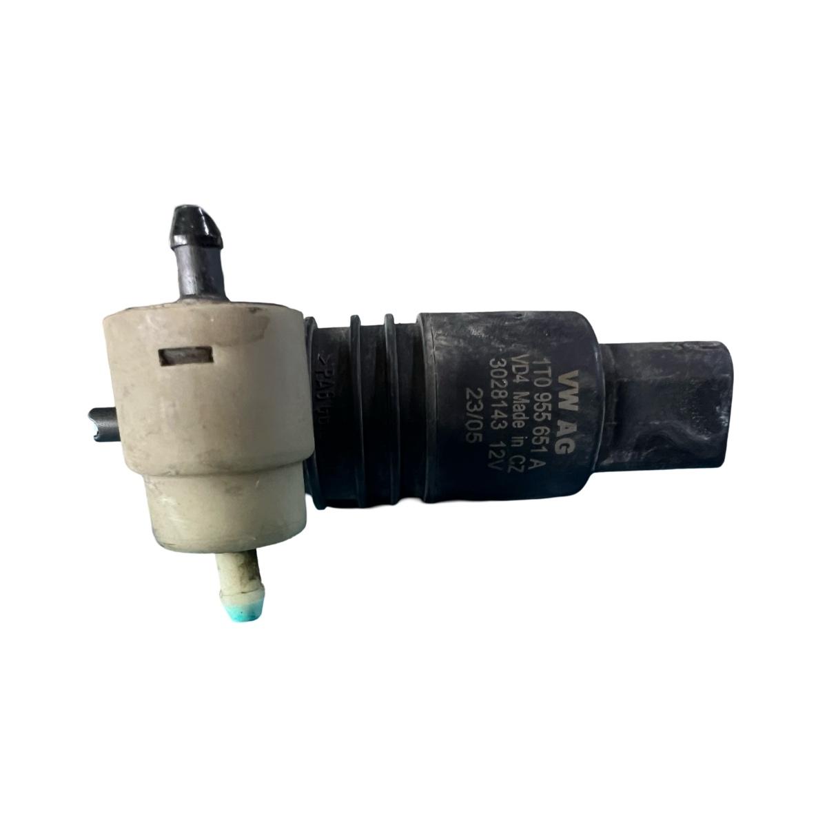 Pompa spalator parbriz AUDI A3 II 8P1 2003 - 2013, VOLKSWAGEN GOLF V 1K1 2003 - 2009 VAG 1T0955651A