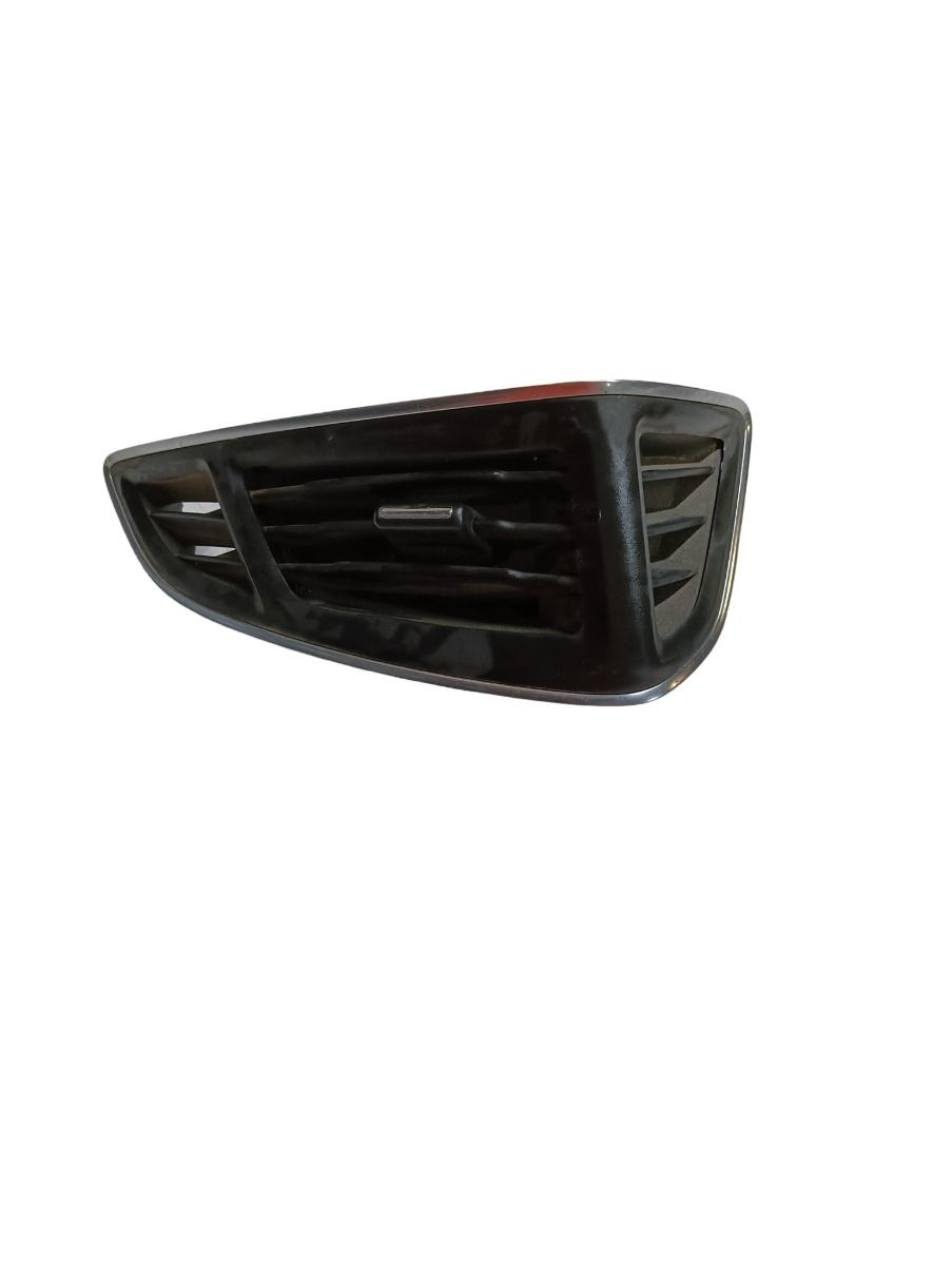 Grila ventilatie  dreapta fata FORD FOCUS III Saloon 2010 - > Bm51018b08