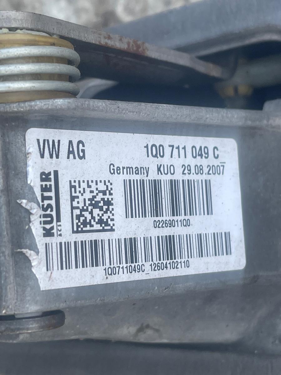 Timonerie schimbator de viteze SKODA OCTAVIA 1Z3 2004 - 2013 1.2 TSI CBZ 1Q0711049C – foto 2