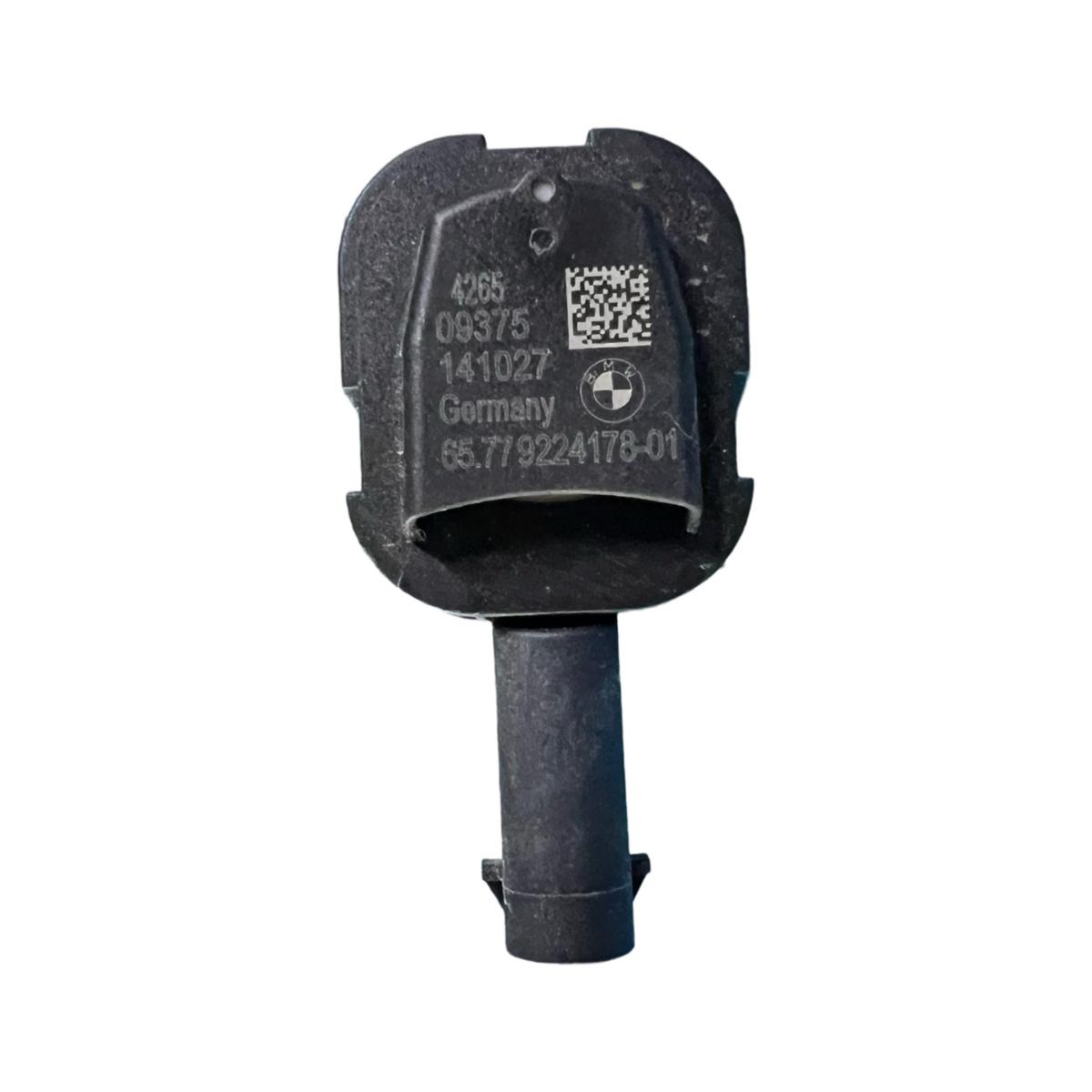 Senzor dreapta fata BMW X5 III F15, F85 2012 - 2018 65779224178